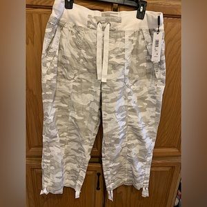 Calvin Klein Performance Capri Pants